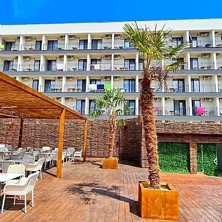 Mojo Hotel 3*